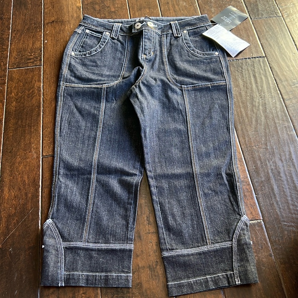 Motto Women’s Capri jeans. Size 12. Black with white and tan stitching.